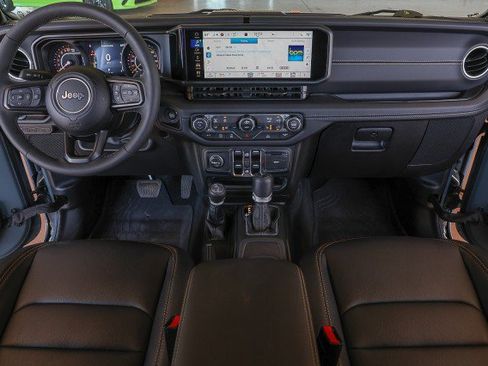 Used 2025 Jeep Gladiator Sport AWD/4WD image 35