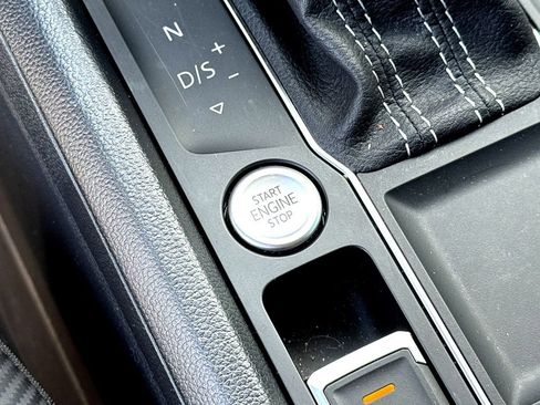 Used 2023 Volkswagen Atlas Cross Sport SE image 20