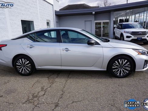 Used 2024 Nissan Altima 2.5 SV image 6