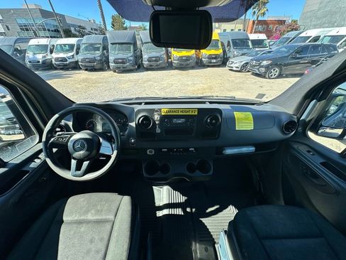Used 2019 Mercedes-Benz Sprinter 170 image 17