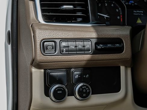 Used 2021 GMC Yukon XL Denali w/ Denali Premium Package RWD image 33