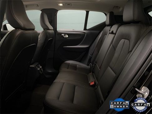 Used 2025 Volvo XC40 B5 Plus image 20