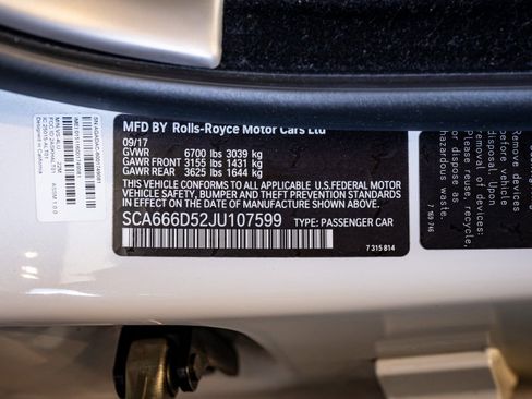 Used 2018 Rolls-Royce Dawn RWD image 28
