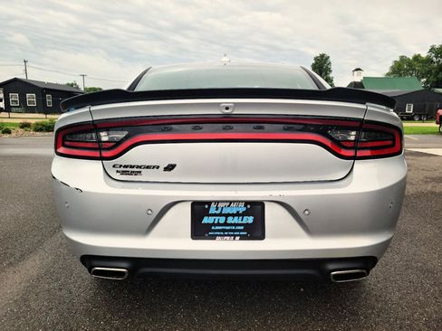 Used 2022 Dodge Charger SXT w/ Driver Convenience Group AWD/4WD image 5