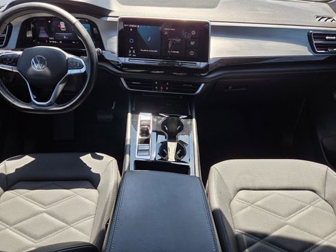 Used 2024 Volkswagen Atlas Cross Sport SE image 7