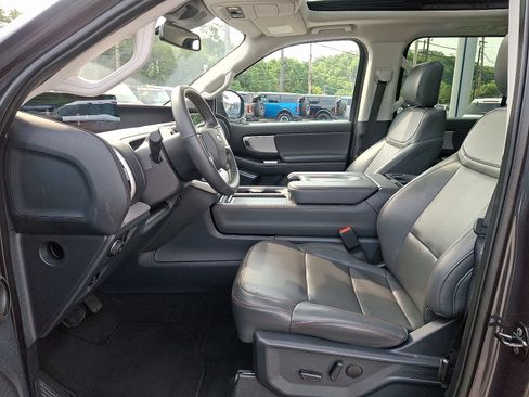 Used 2025 Ford Expedition Active AWD/4WD image 14