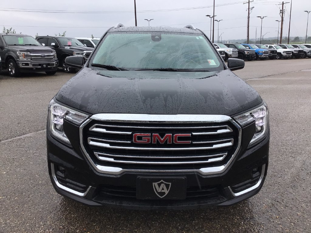 Used 2024 GMC Terrain SLT AWD/4WD image 9