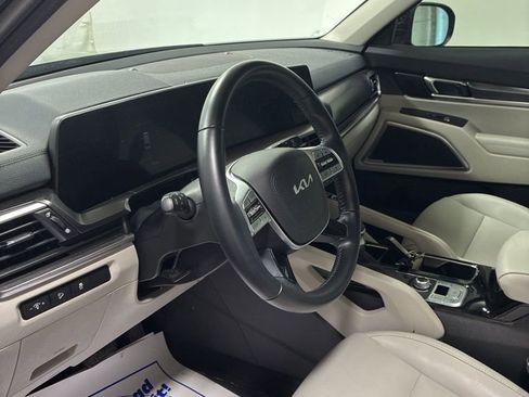 Used 2024 Kia Telluride S w/ S Sunroof Package image 11