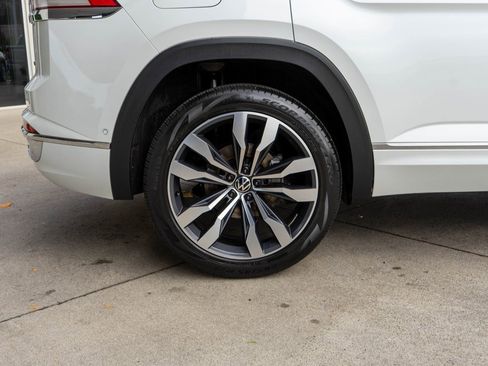 Used 2022 Volkswagen Atlas Cross Sport SEL Premium R-Line image 37