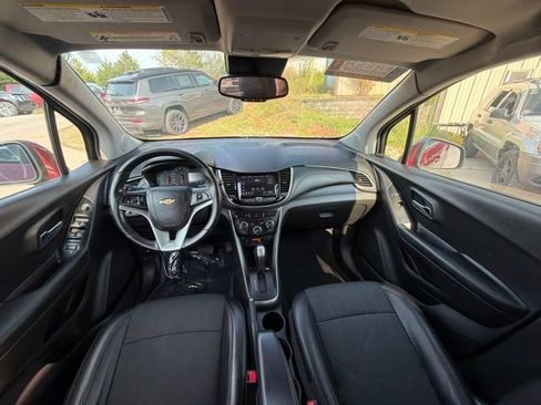 Used 2022 Chevrolet Trax LT w/ Driver Confidence Package AWD/4WD image 15