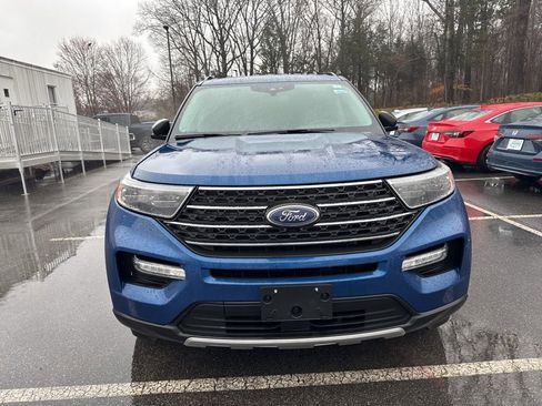 Used 2022 Ford Explorer XLT w/ Equipment Group 202A image 3