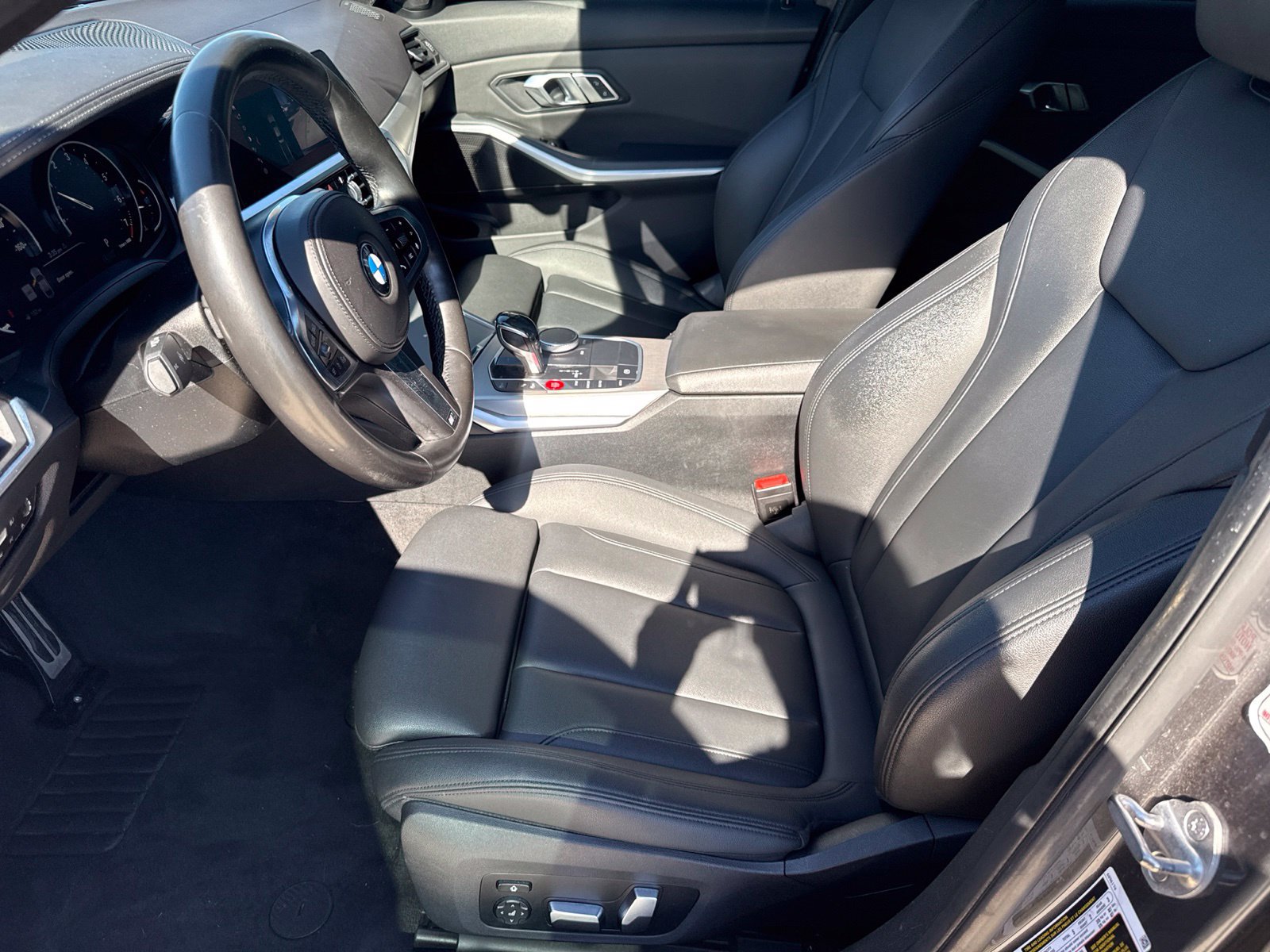 Used 2020 BMW 330i Sedan w/ M Sport Package RWD image 17