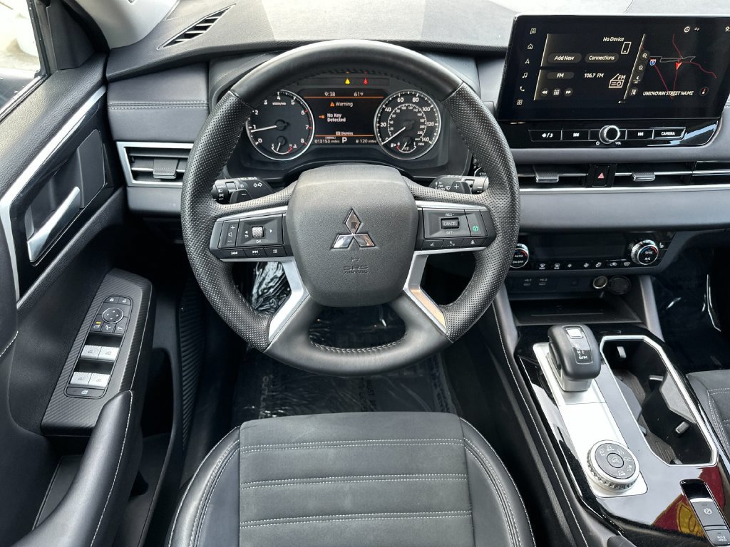 Used 2025 Mitsubishi Outlander SE AWD/4WD image 13