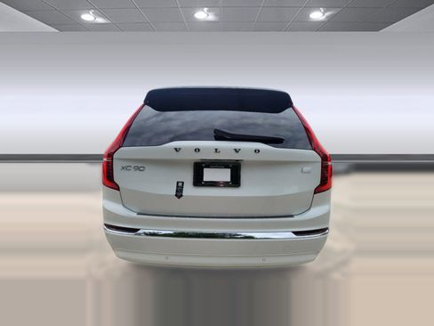 New 2024 Volvo XC90 T8 Plus w/ Protection Package Premier image 9