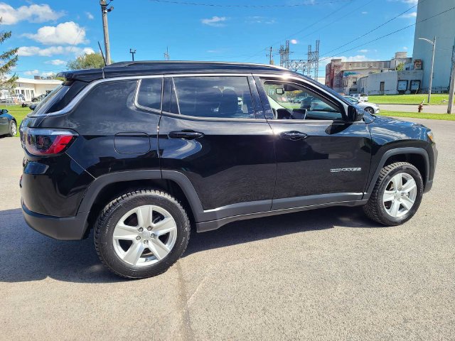 Used 2022 Jeep Compass Latitude AWD/4WD image 6