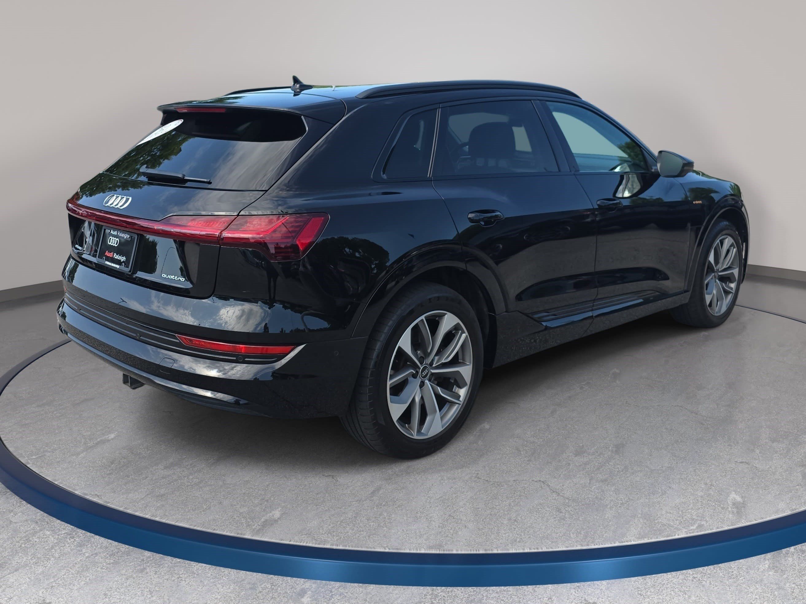 Used 2021 Audi e-tron Premium Plus w/ Premium Plus Package AWD/4WD image 6