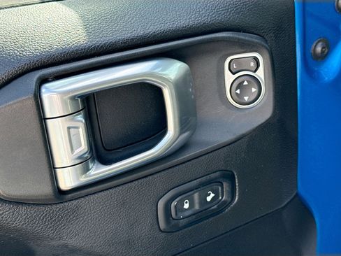 Used 2020 Jeep Gladiator Rubicon image 22