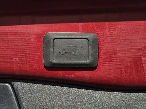 Used 2023 Toyota RAV4 XLE w/ Convenience Package image 10