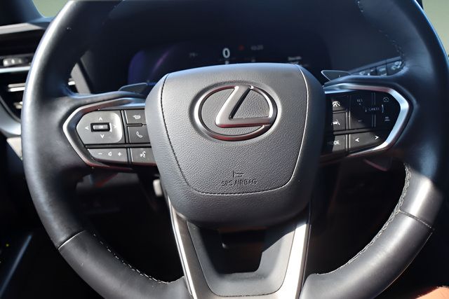 Used 2024 Lexus GX 550 w/ Accessory Package (2T) AWD/4WD image 15