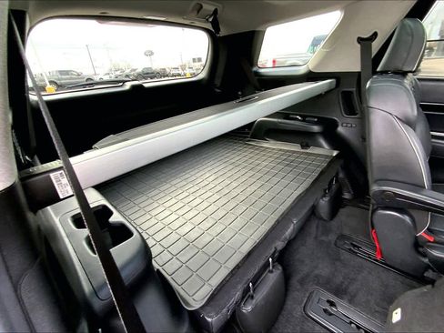 Used 2021 Hyundai Palisade Limited w/ Winter Package image 18