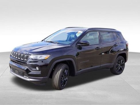 New 2025 Jeep Compass Latitude w/ Sun & Sound Group image 7