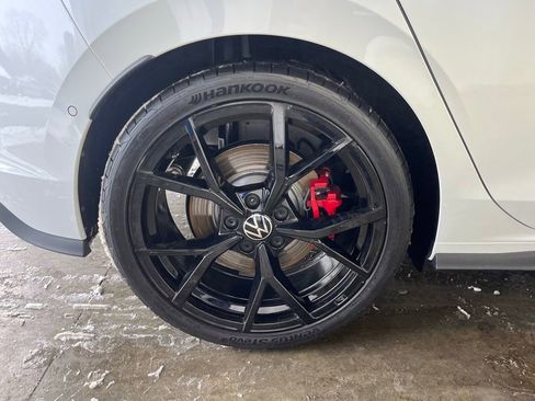 Certified 2024 Volkswagen GTI Autobahn image 32