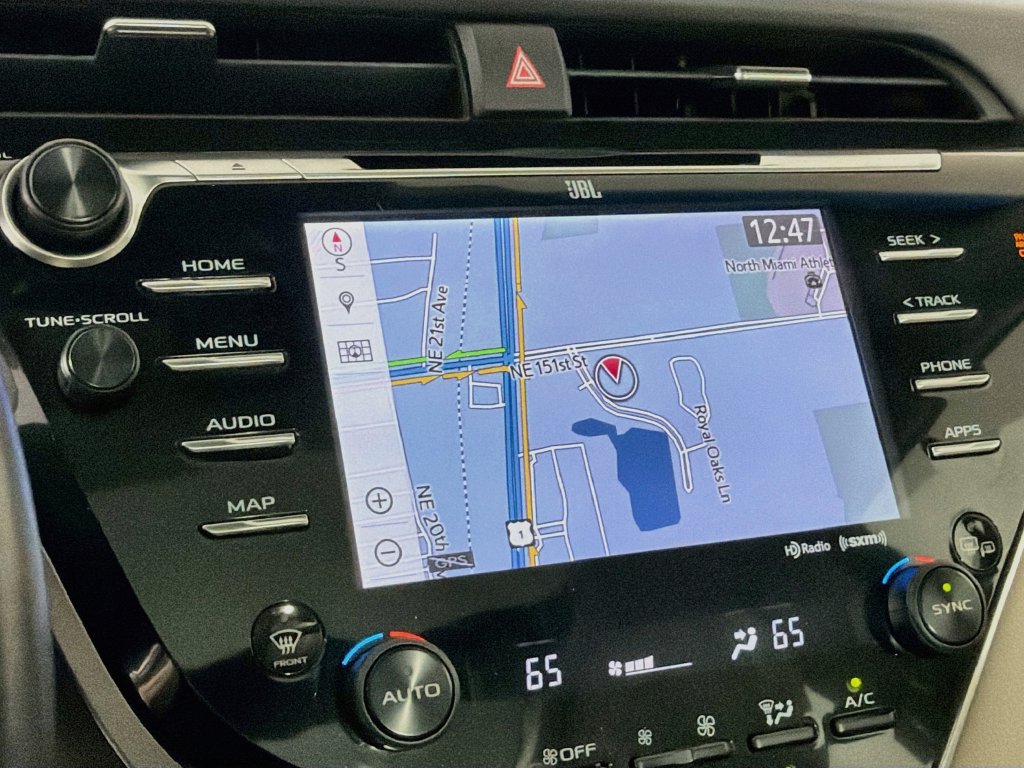 Used 2018 Toyota Camry XLE w/ Driver Assist Package FWD image 13