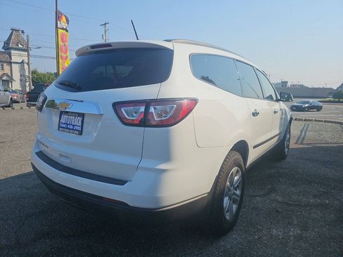 Used 2017 Chevrolet Traverse LS AWD/4WD image 5