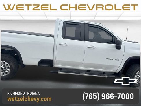 Used 2024 Chevrolet Silverado 2500 LT w/ Convenience Package AWD/4WD image 3