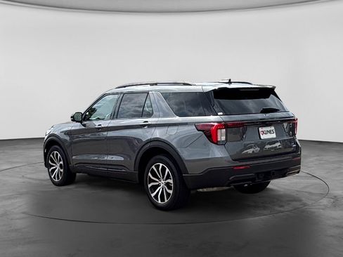 Used 2025 Ford Explorer ST-Line AWD/4WD image 8