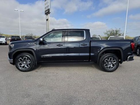 New 2026 GMC Sierra 1500 SLE image 5