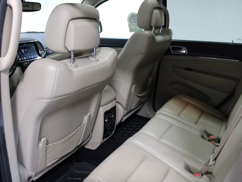 Used 2020 Jeep Grand Cherokee Limited w/ Luxury Group II image 25