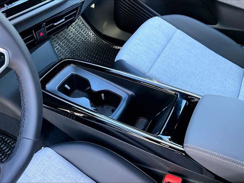 New 2026 Volkswagen ID.4 Pro image 7