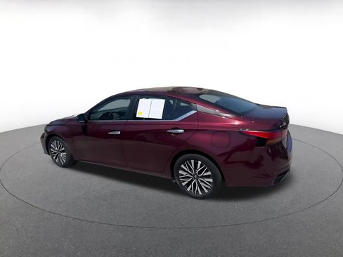 Used 2025 Nissan Altima 2.5 SV FWD image 8