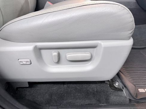 Used 2018 Toyota Sequoia Platinum AWD/4WD image 45
