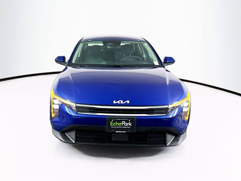Used 2025 Kia K4 LXS image 2
