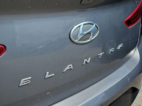 Used 2019 Hyundai Elantra SEL FWD image 5