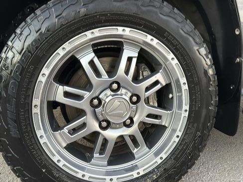 Used 2017 Toyota Tundra SR5 image 4