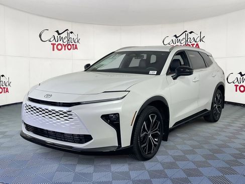 New 2026 Toyota Crown Signia image 2