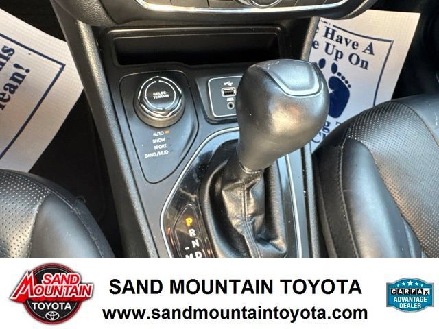 Used 2019 Jeep Cherokee Limited AWD/4WD image 21