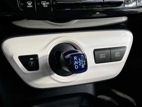 Used 2017 Toyota Prius Two image 26