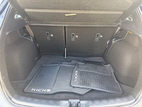 Used 2020 Nissan Kicks SV image 7