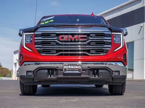 Used 2025 GMC Sierra 1500 SLT w/ SLT Convenience Package AWD/4WD image 34