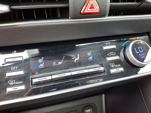 Used 2023 Hyundai Sonata Limited image 25