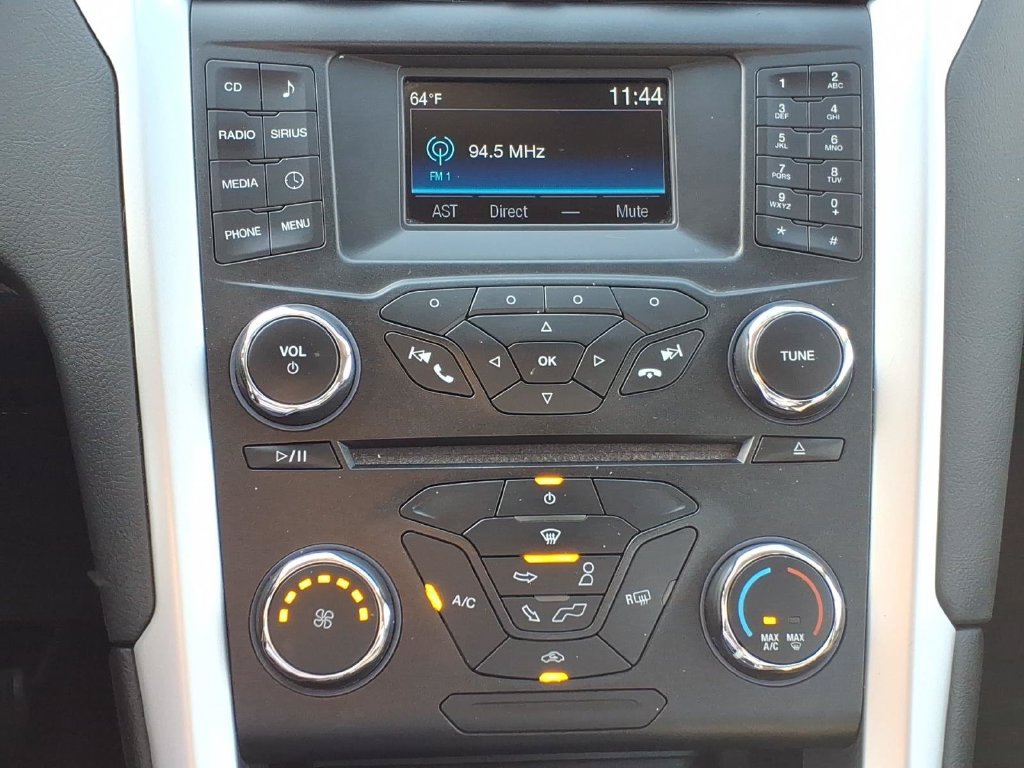 Used 2014 Ford Fusion SE FWD image 16
