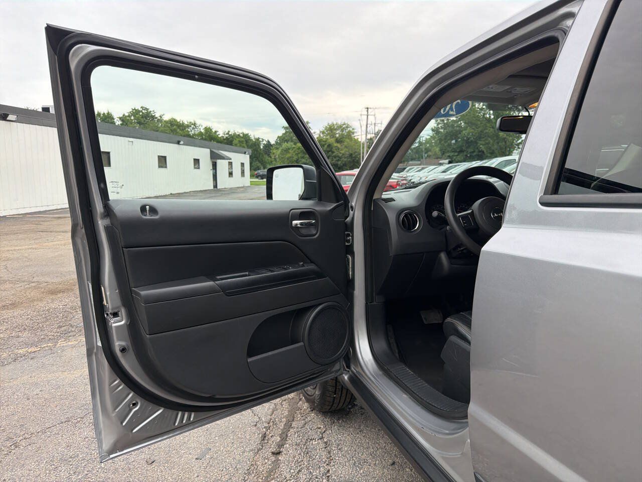 Used 2015 Jeep Patriot Sport w/ Power Value Group AWD/4WD image 17