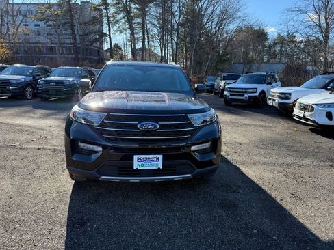 Used 2022 Ford Explorer XLT w/ Equipment Group 202A image 8