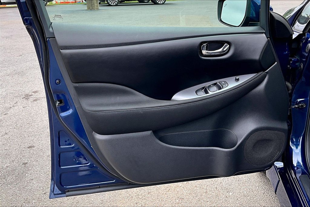 Used 2025 Nissan Leaf S FWD image 22