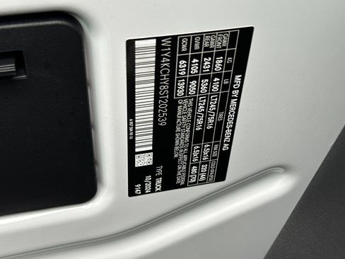 Used 2025 Mercedes-Benz Sprinter 2500 image 26