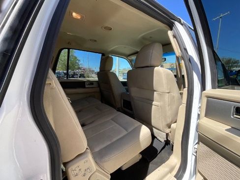 Used 2017 Ford Expedition EL XLT image 6